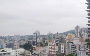 Quarta-feira com tempo nublado e possibilidade de chuva fraca