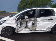 Peugeot foi atingido na lateral | Foto: CBMSC/4oito