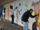 Grafites de paredes do Ginásio Municipal são cobertos por pintura