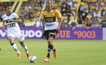 Ex-atleta do Criciúma precisa de ajuda financeira para recuperar a visão