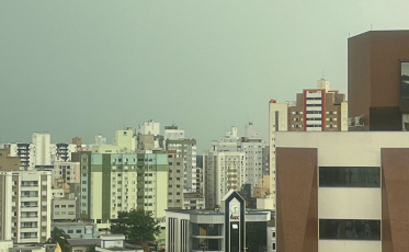 Semana terá temperaturas acima dos 30°C e temporais