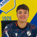 Filho de catarinense que fez história no futebol europeu assina com o mesmo clube do pai