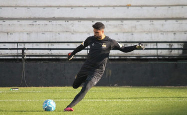 Gustavo sente dores no joelho, fica fora do treino e vira dúvida para jogo contra Chapecoense