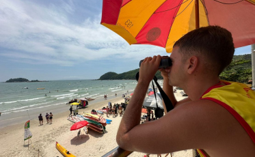 Bombeiros salvam uma pessoa a cada 12 minutos no litoral de SC