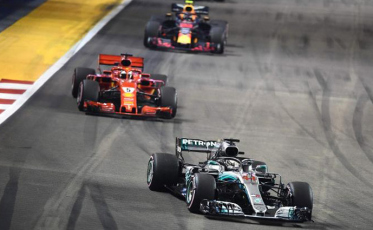 Vitória deixa Hamilton a 25% de recorde na F1