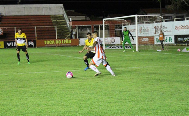 Hercílio e Criciúma ficam no zero a zero. Tigre chegou a quatro jogos sem perder