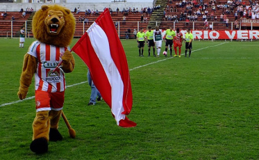 Hercílio Luz vai a campo com 18 jogadores a menos