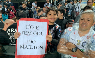 Enquanto a torcida pede gols, o técnico já pensa no Vila Nova