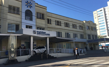 Tubarão: Hospital Nossa Senhora da Conceição alerta para superlotação na emergência