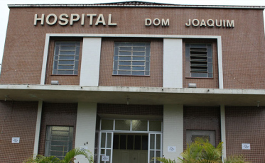 Segundo ex-diretora, pacientes não recebem alta por falta de médicos no hospital de Sombrio