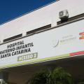 Governo de SC entra em cena para destravar pagamento de R$ 4 milhões a médicos