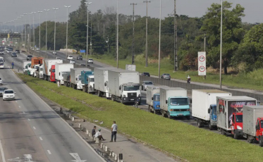Lei garante frete mínimo no transporte de cargas; saiba o que muda