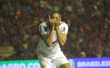 “Temos que levar pontos para Criciúma”, diz Hygor sobre partidas fora de casa