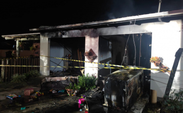 Casa pega fogo em São João do Sul