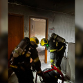 Moradora é encaminhada ao hospital após incêndio em apartamento em Criciúma