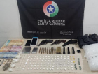 Jovem é preso com armas e grande quantidade de drogas