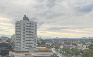 [Áudio] Domingo começa com chuva leve e termina com sol em Criciúma
