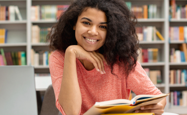 Universidade Gratuita transforma bolsas em ações sociais no estado