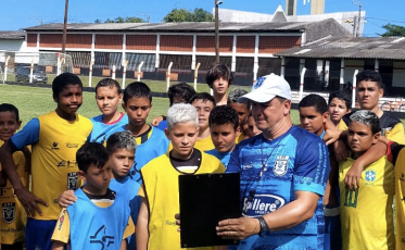 Time de futebol Sementes para o Futuro abre campeonato regional da LUD 