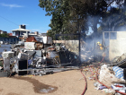 Incêndio de grandes proporções destrói empresa de reciclagem