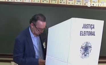 Augusto Cury é mais um dos presidenciáveis a votar