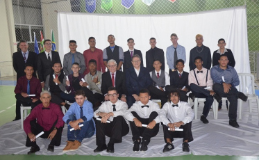 Adelor Lessa é padrinho de formatura do Bairro da Juventude