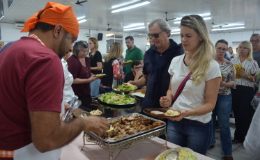 Bairro da Juventude prepara o Almoço das Carnes Brancas