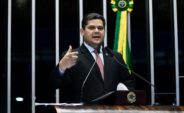 Senado aprova autorização de empréstimo consignado a beneficiários do Auxílio Brasil