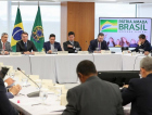 Senadores acionam Justiça por falas de Bolsonaro e ministros em reunião