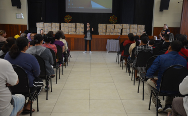 300 famílias do Bairro da Juventude recebem cestas básicas
