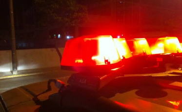Mulher é presa em flagrante após esfaquear o namorado em Criciúma