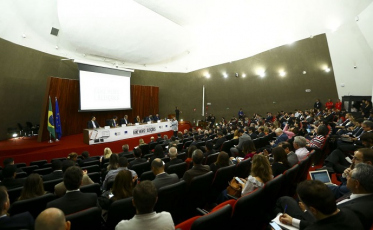 Pesquisadores: legislação do país é limitada para combater fake news