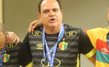 Waguinho Dias: técnico agregador e com mentalidade ofensiva