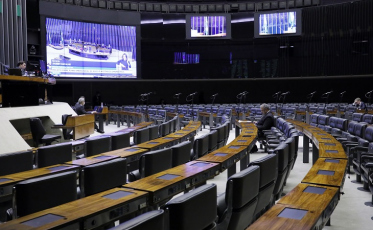 Projeto destina 70% das verbas publicitárias do governo federal para campanhas educativas 