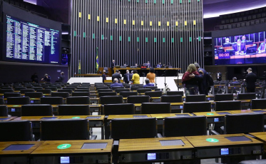 Câmara aprova texto-base do projeto de privatização dos Correios