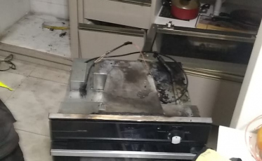 Mulher sofre queimaduras de segundo grau após incêndio atingir apartamento