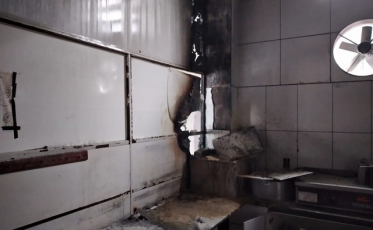 Fritadeira elétrica causa incêndio em edificação comercial