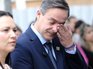 Mãe Viviane Fernandes de Araújo representou as famílias de estudantes com autismo na cerimônia | Foto: José Demathé/4oito