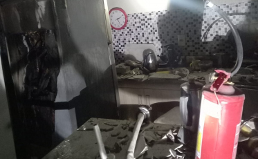 Princípio de incêndio atinge apartamento em Criciúma