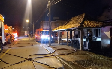 Criciúma: incêndio atinge bar no bairro São Luiz