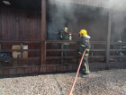Incêndio em depósito mobiliza Corpo de Bombeiros em Tubarão