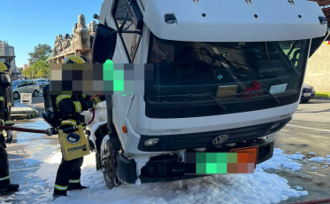 Criciúma: incêndio em caminhão é controlado por motorista na Avenida Centenário