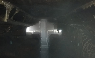 Bombeiros controlam fogo em ônibus na rodoviária de Criciúma