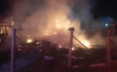 Incêndio deixa residência totalmente destruída em Passo de Torres