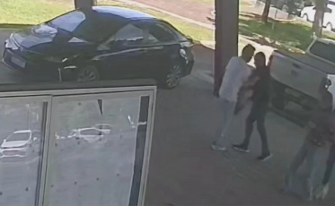 “Apanhei quieto”: prefeito é agredido por empresário na chegada à prefeitura em SC; assista