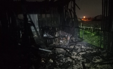 Incêndio destrói residência em Içara