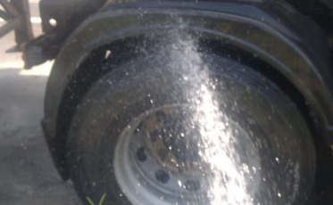 Princípio de incêndio atinge caçamba em Sapiranga