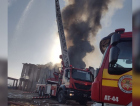 Incêndio atinge indústria de isopor e mobiliza grande operação dos bombeiros em São Ludgero