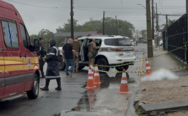 Após tentar invadir creche e ameaçar comerciantes com faca, homem é morto pela PM em SC