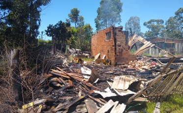 Siderópolis: Incêndio atinge residência em construção 